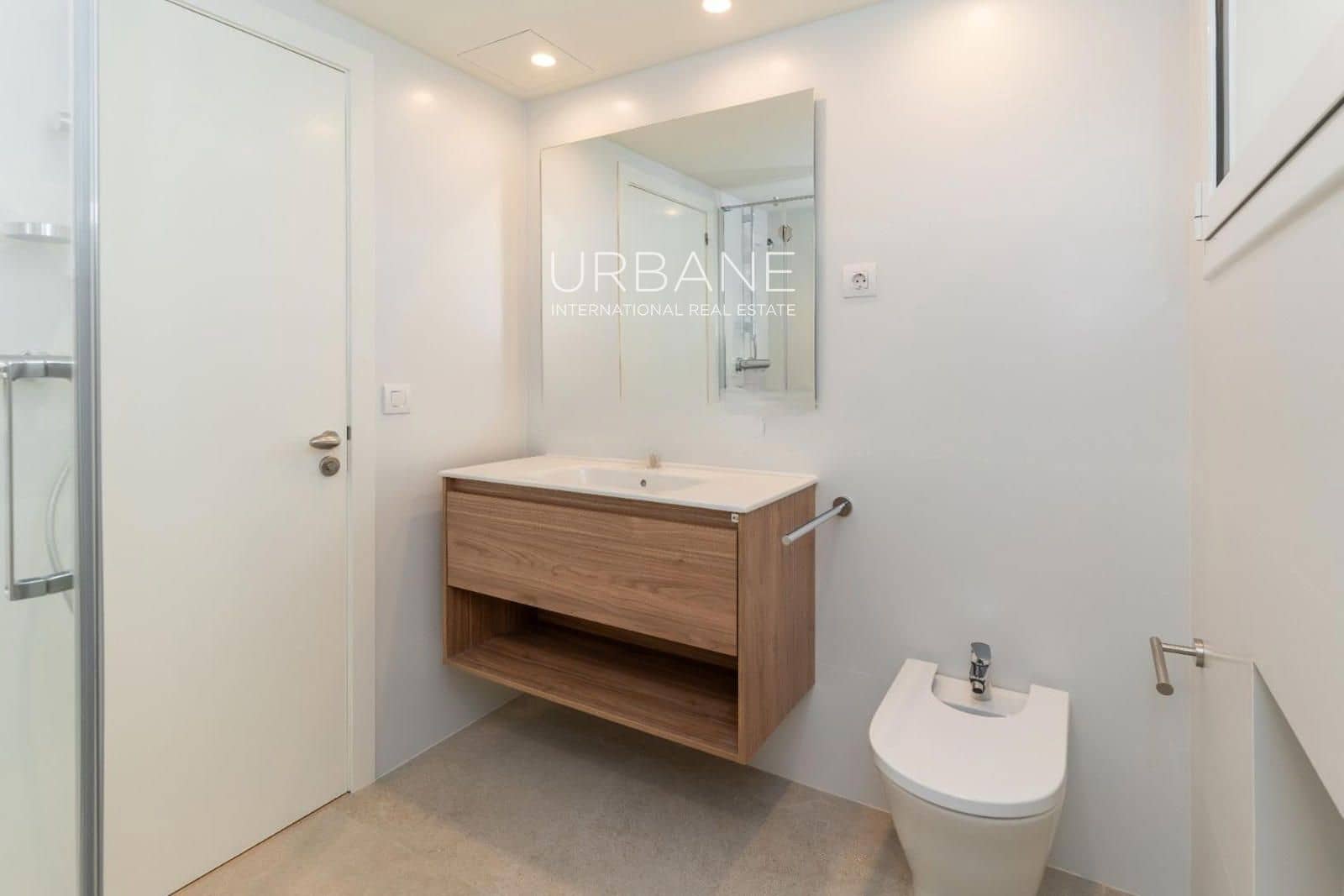 3 soveværelse Lejlighed til leje i Barcelona by - € 4.995 (Ref: 9411348)