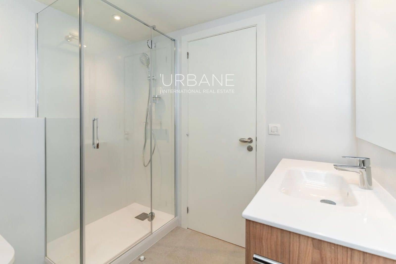 3 soveværelse Lejlighed til leje i Barcelona by - € 4.995 (Ref: 9411348)