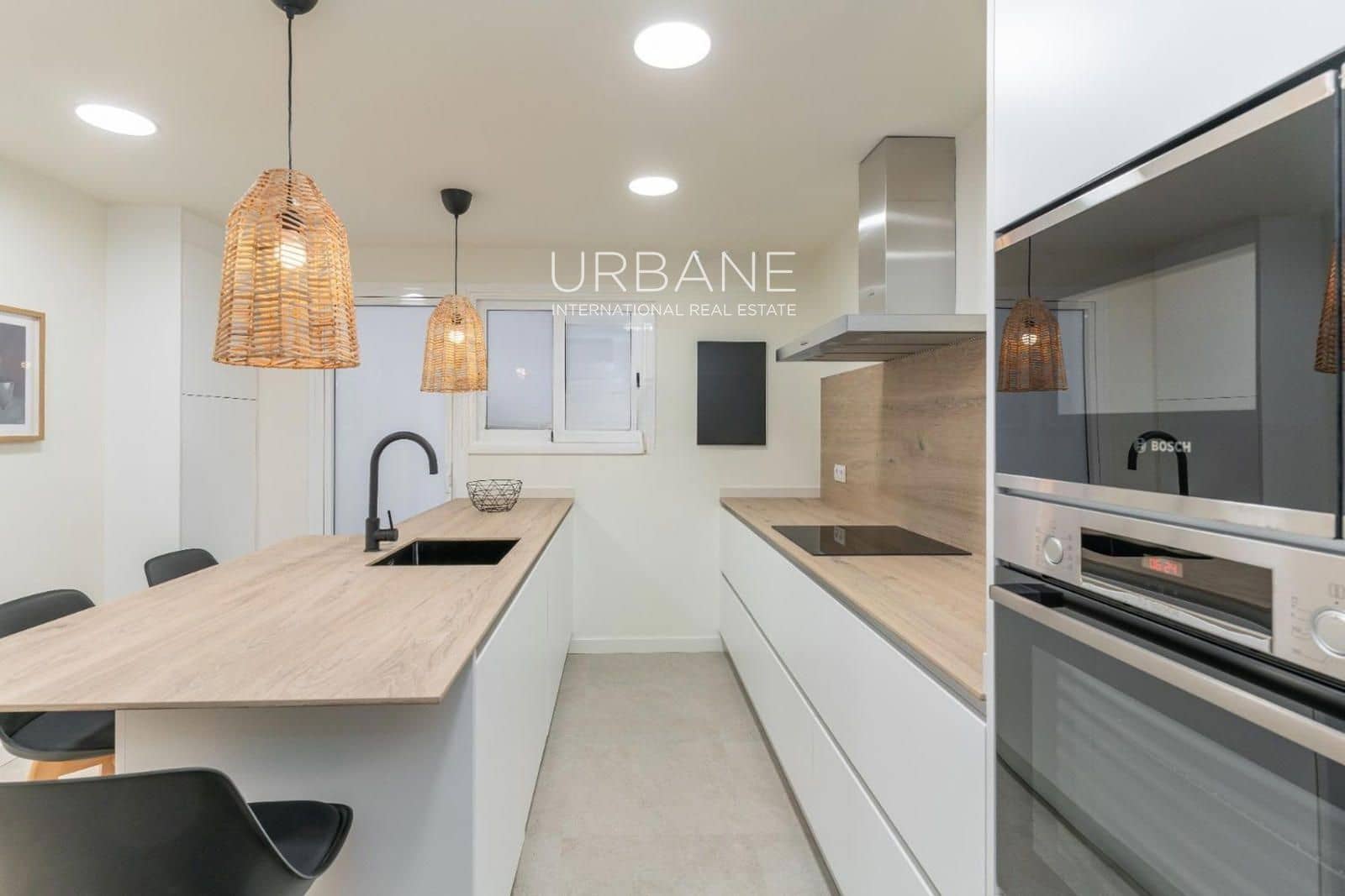 3 soveværelse Lejlighed til leje i Barcelona by - € 4.995 (Ref: 9411348)