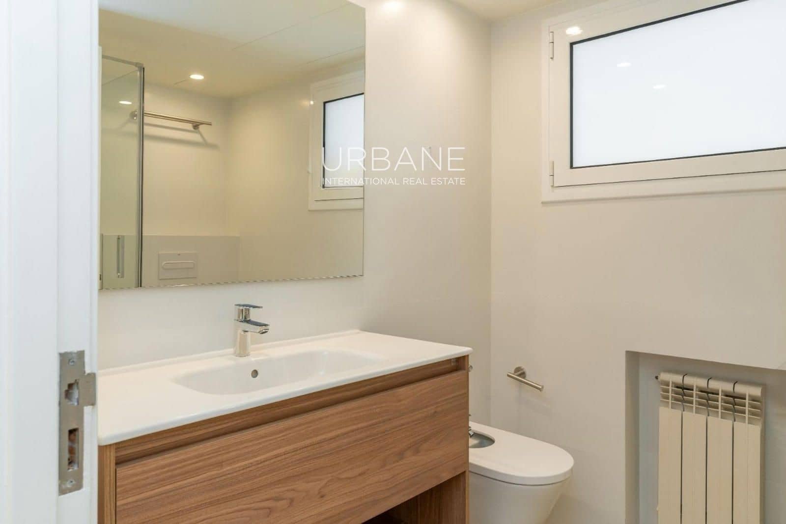 3 soveværelse Lejlighed til leje i Barcelona by - € 4.995 (Ref: 9411348)