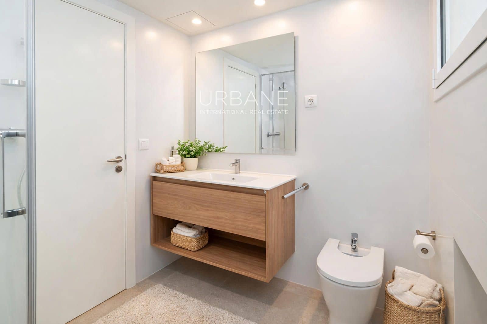 3 bedroom Flat for rent in Barcelona city - € 4,995 (Ref: 9411348)