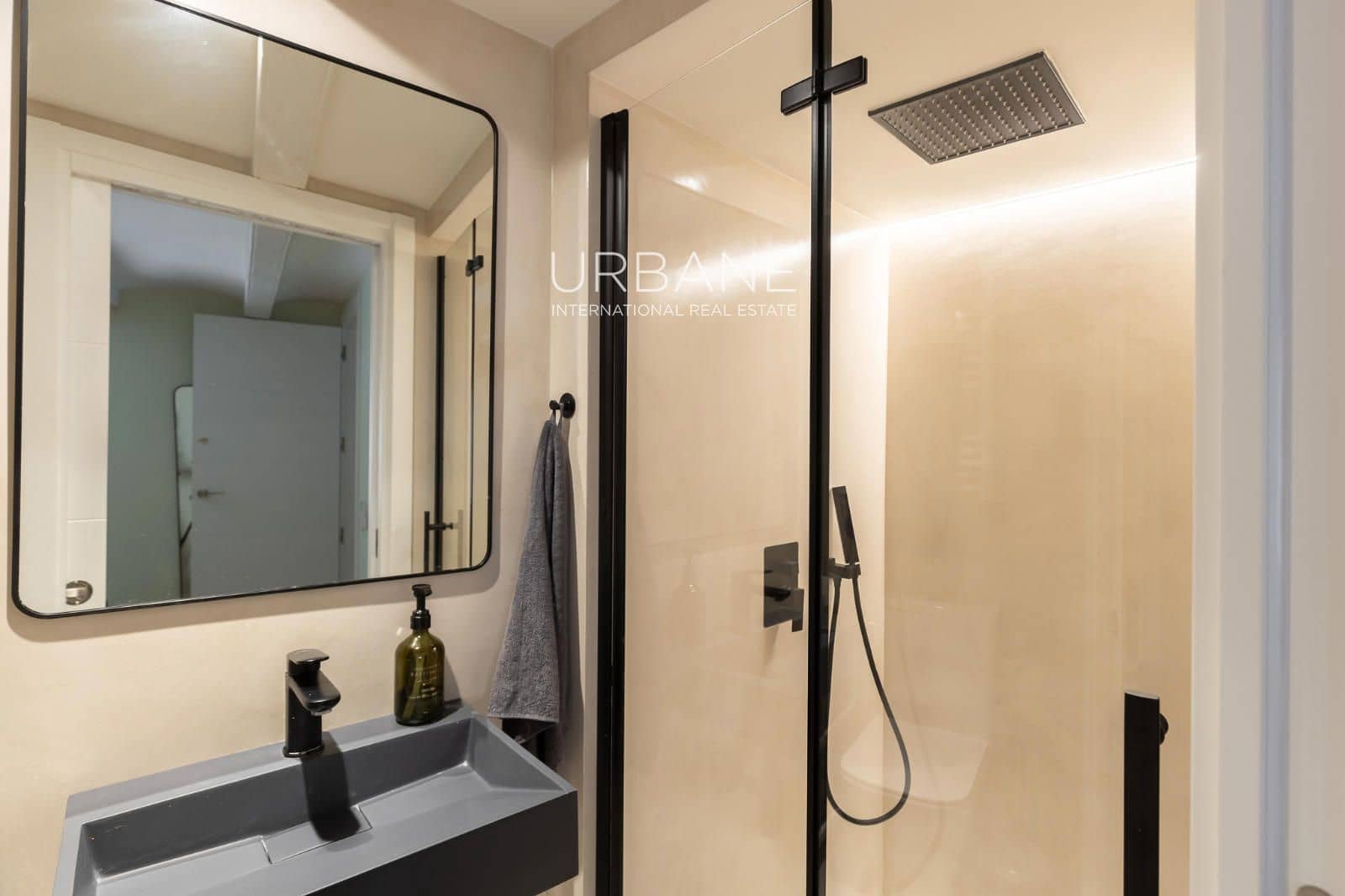 2 camera da letto Appartamento da affittare in Barcelona citta - 2.400 € (Rif: 9413124)