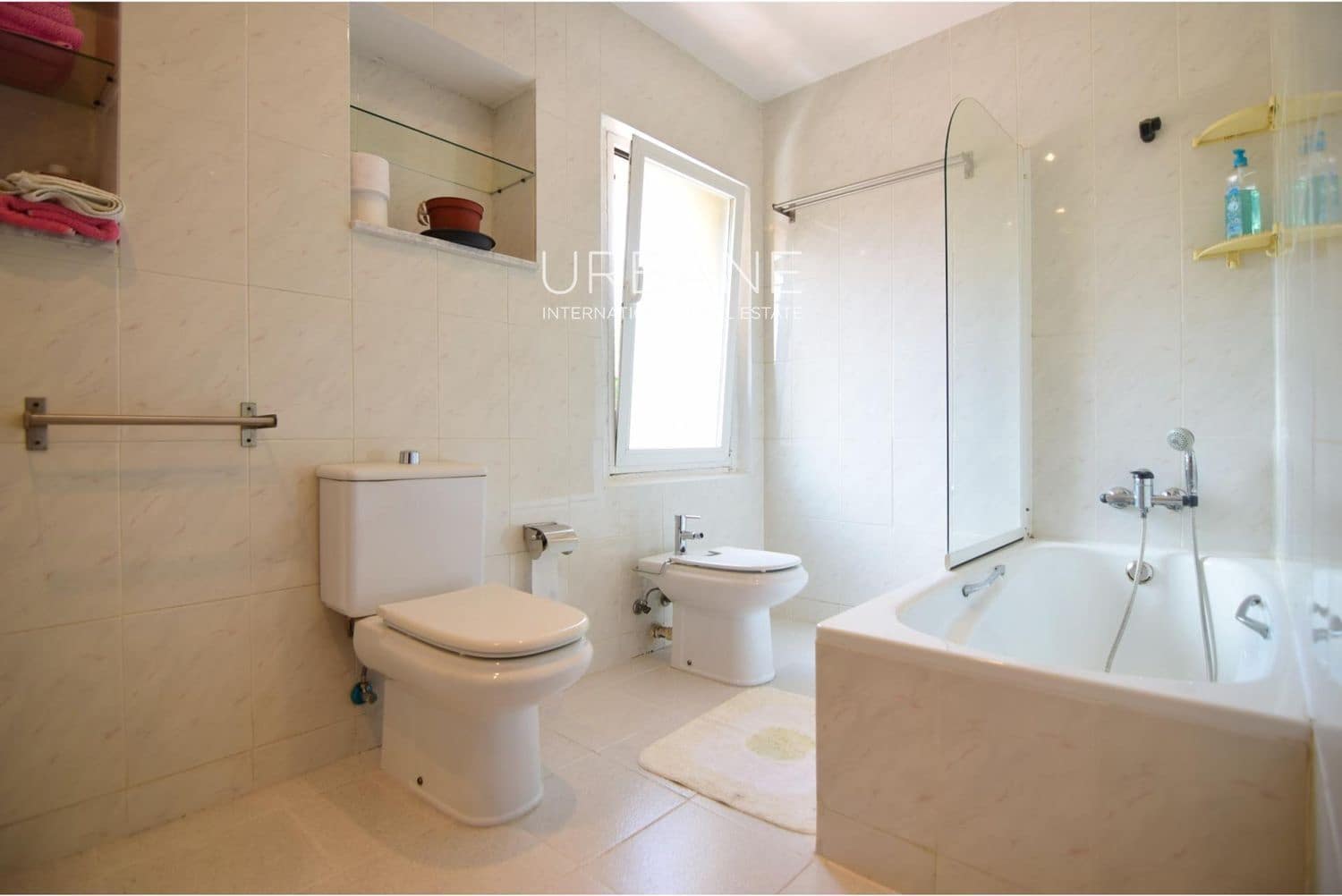 8 soverom Villa til salgs i Barcelona by med svømmebasseng garasje - € 1 980 000 (Ref: 9417441)