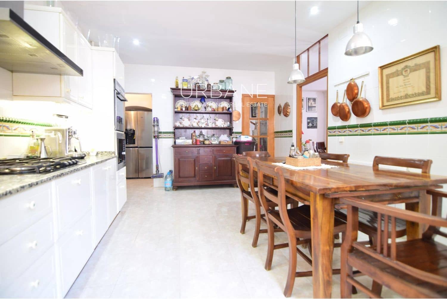 8 soverom Villa til salgs i Barcelona by med svømmebasseng garasje - € 1 980 000 (Ref: 9417441)