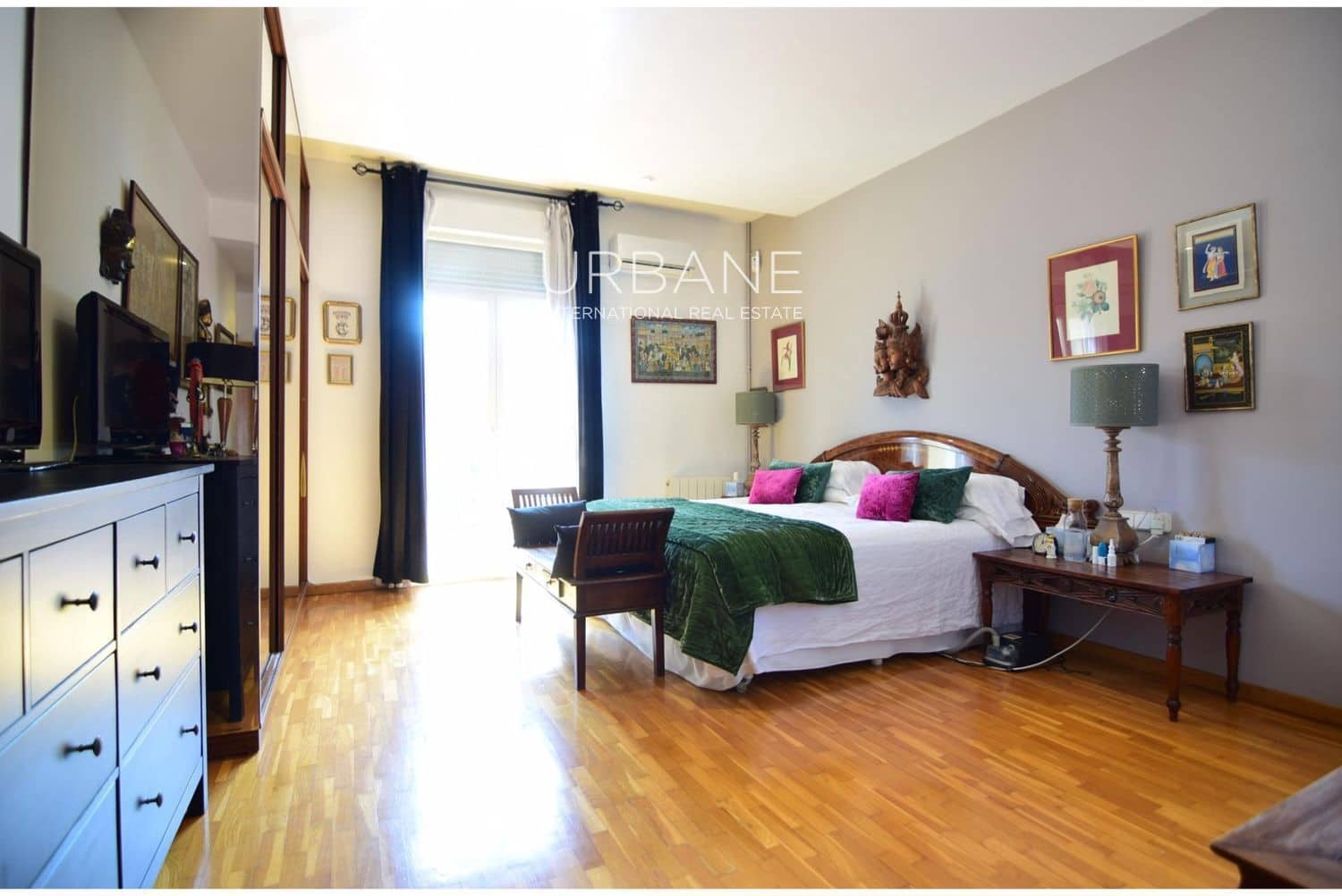 8 soverom Villa til salgs i Barcelona by med svømmebasseng garasje - € 1 980 000 (Ref: 9417441)