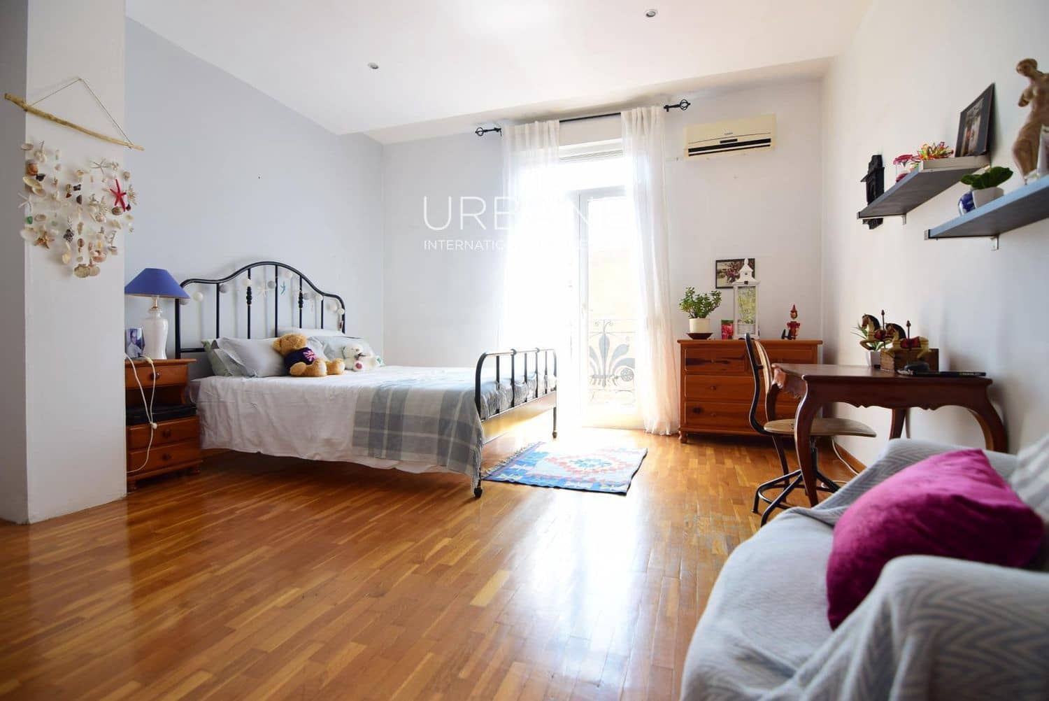 8 soverom Villa til salgs i Barcelona by med svømmebasseng garasje - € 1 980 000 (Ref: 9417441)