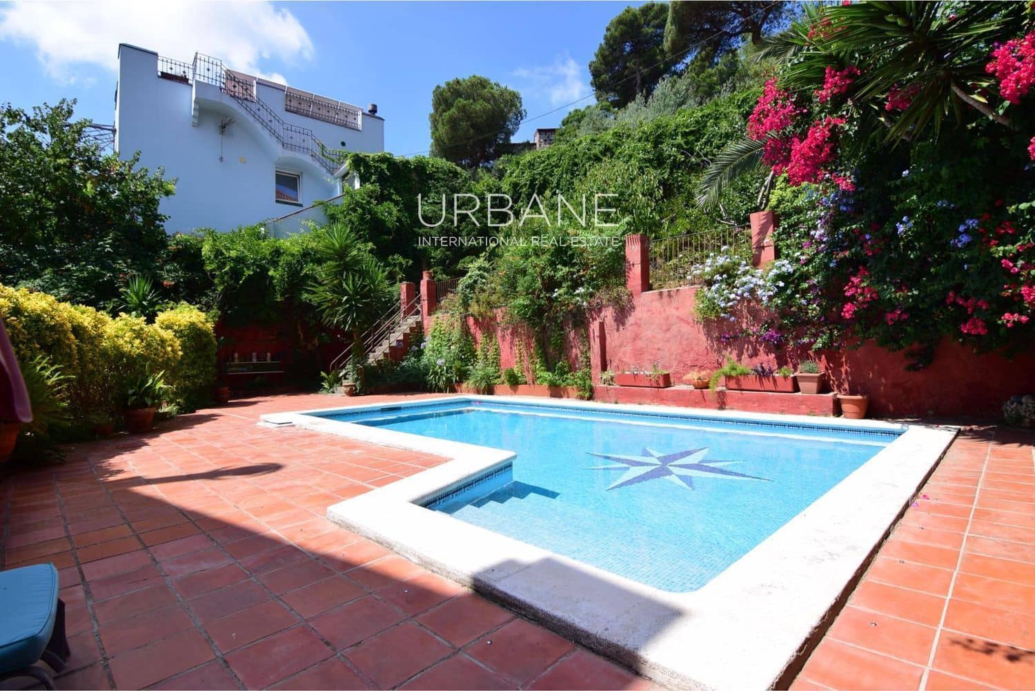 8 soverom Villa til salgs i Barcelona by med svømmebasseng garasje - € 1 980 000 (Ref: 9417441)