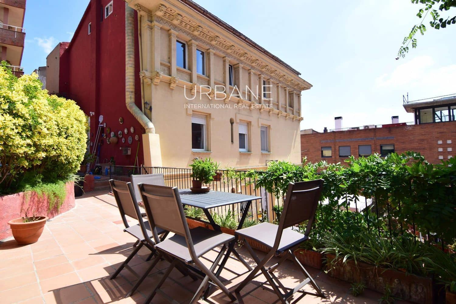 8 soverom Villa til salgs i Barcelona by med svømmebasseng garasje - € 1 980 000 (Ref: 9417441)