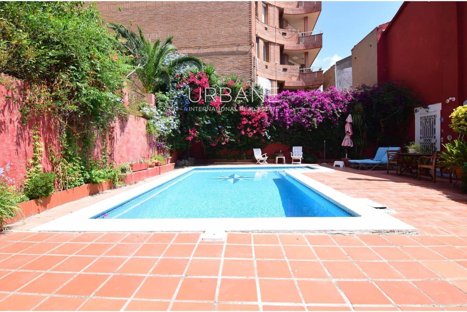 8 soverom Villa til salgs i Barcelona by med svømmebasseng garasje - € 1 980 000 (Ref: 9417441)