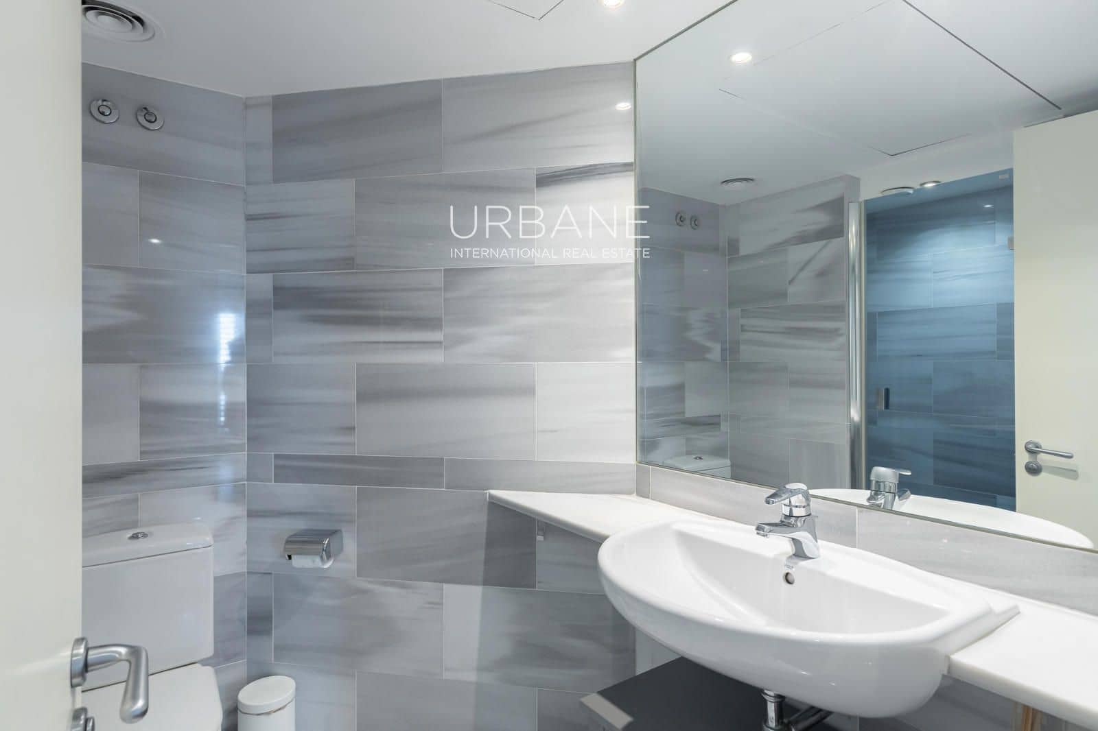 3 bedroom Penthouse for rent in Barcelona city - € 5,995 (Ref: 9426611)