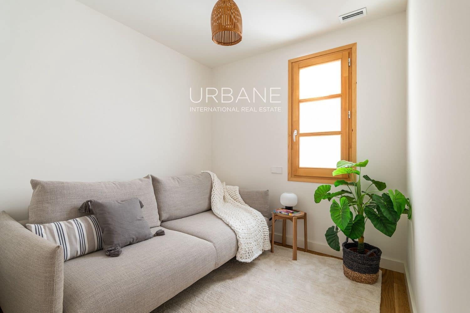 Piso de 2 habitaciones en Barcelona ciudad en alquiler - 2.995 € (Ref: 9453542)