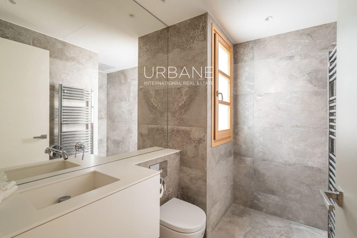 Piso de 2 habitaciones en Barcelona ciudad en alquiler - 2.995 € (Ref: 9453542)