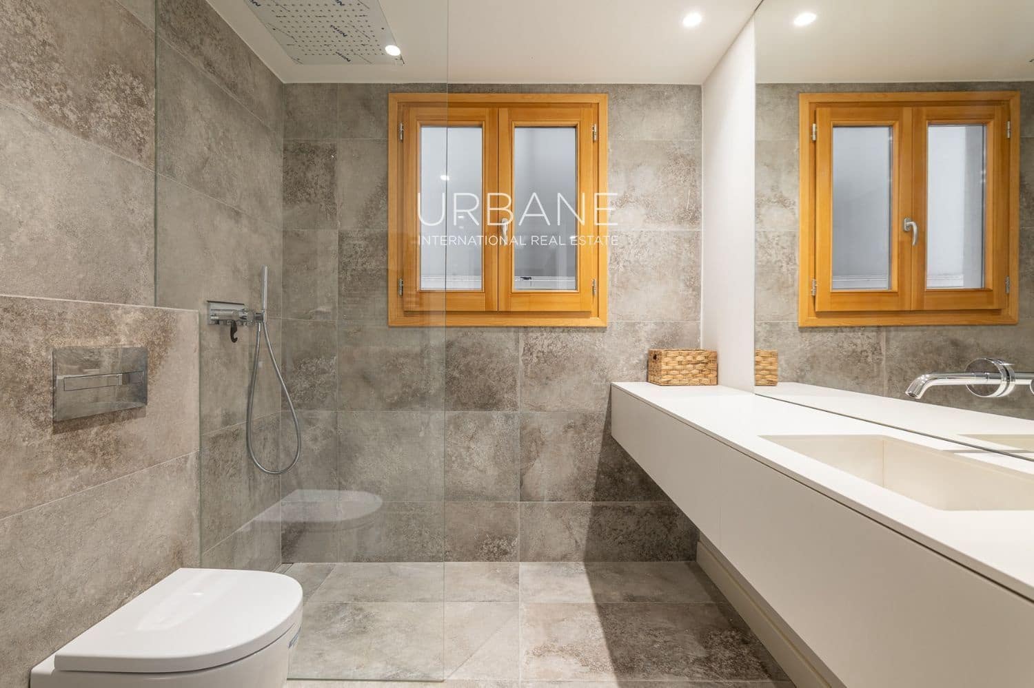 Piso de 2 habitaciones en Barcelona ciudad en alquiler - 2.995 € (Ref: 9453542)