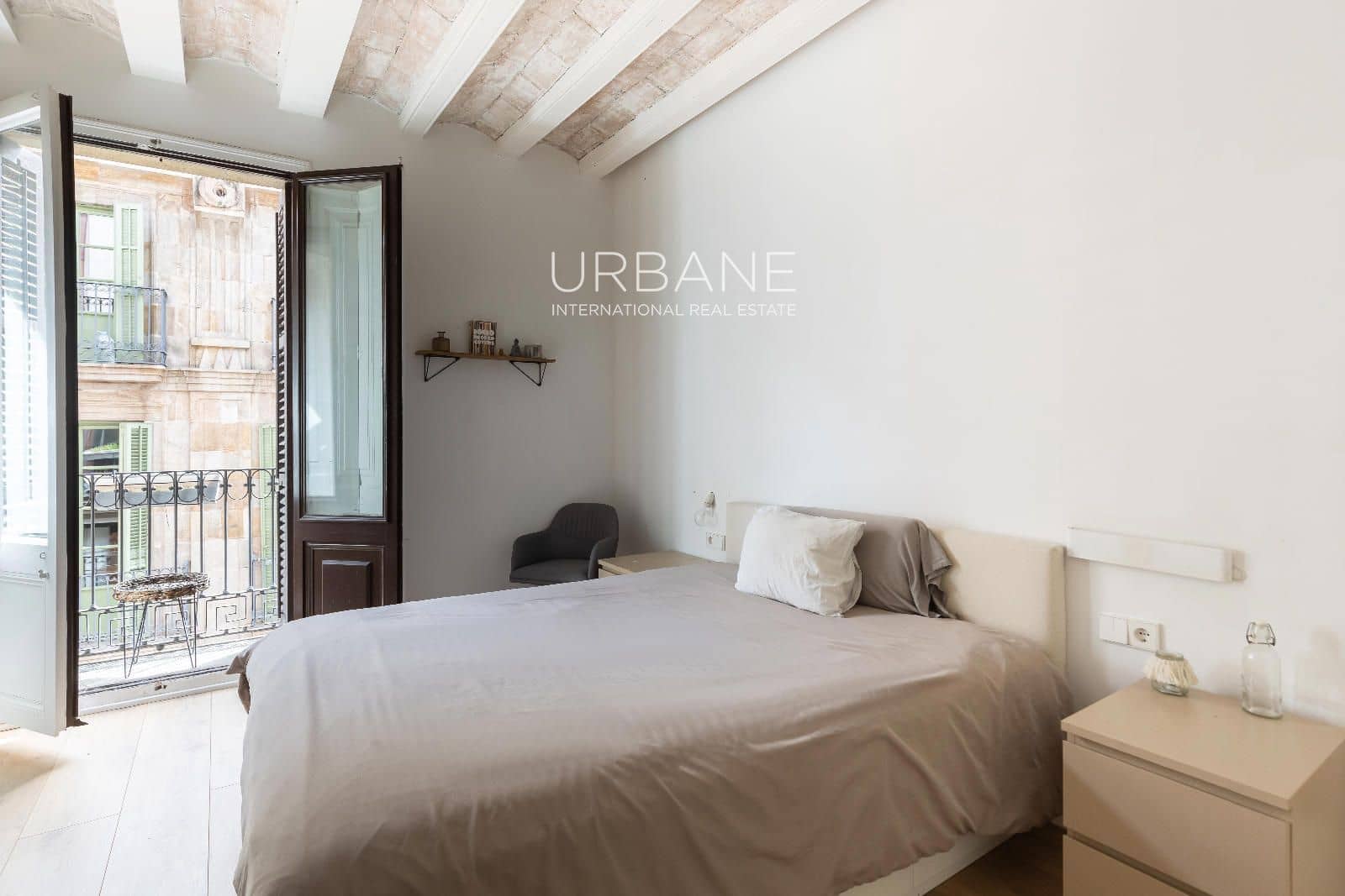 Piso de 2 habitaciones en Barcelona ciudad en alquiler - 1.999 € (Ref: 9453544)