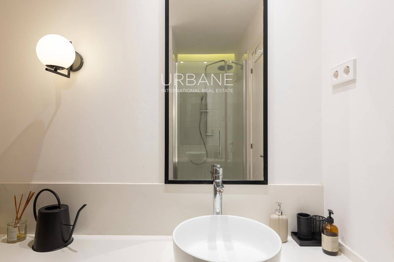 Piso de 2 habitaciones en Barcelona ciudad en alquiler - 1.999 € (Ref: 9453544)