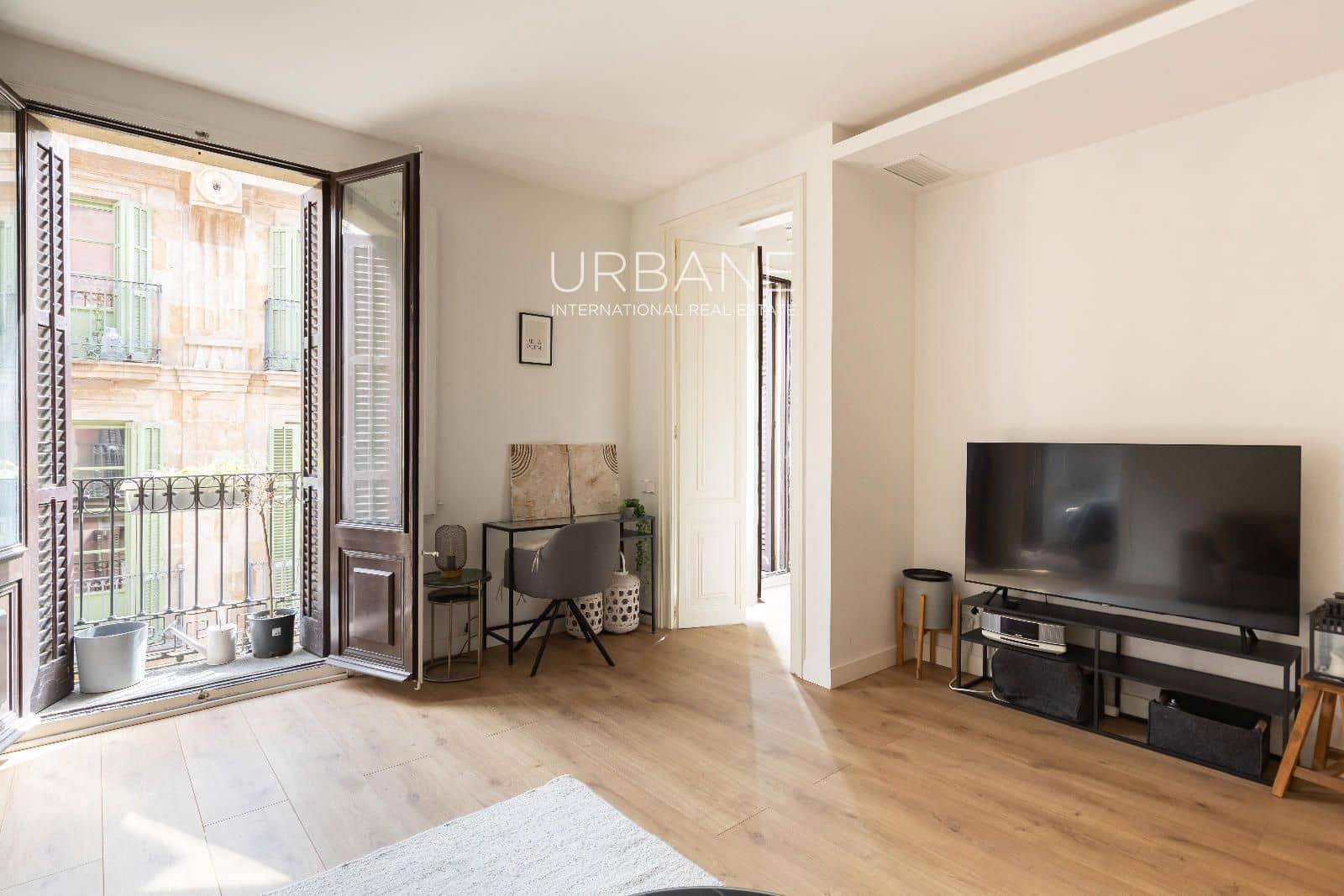 Piso de 2 habitaciones en Barcelona ciudad en alquiler - 1.999 € (Ref: 9453544)