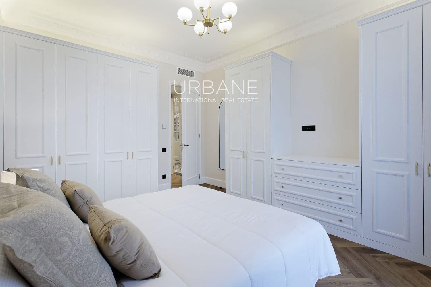 3 sypialnia Mieszkanie na sprzedaż w Miasto Barcelona - 1 780 000 € (Ref: 9460704)