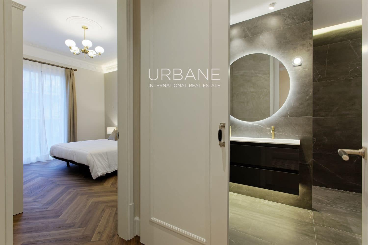 3 sypialnia Mieszkanie na sprzedaż w Miasto Barcelona - 1 780 000 € (Ref: 9460704)