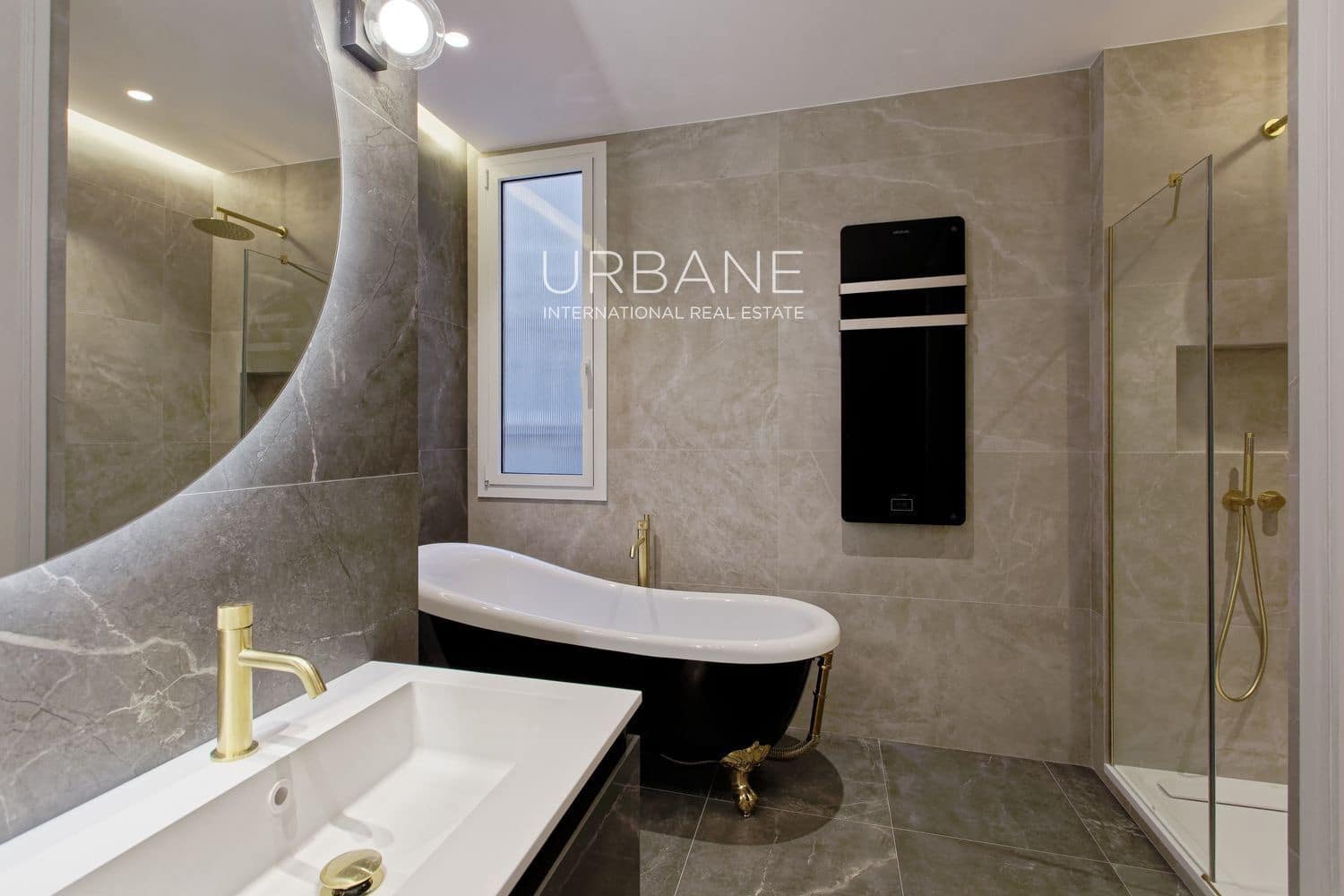 3 sypialnia Mieszkanie na sprzedaż w Miasto Barcelona - 1 780 000 € (Ref: 9460704)