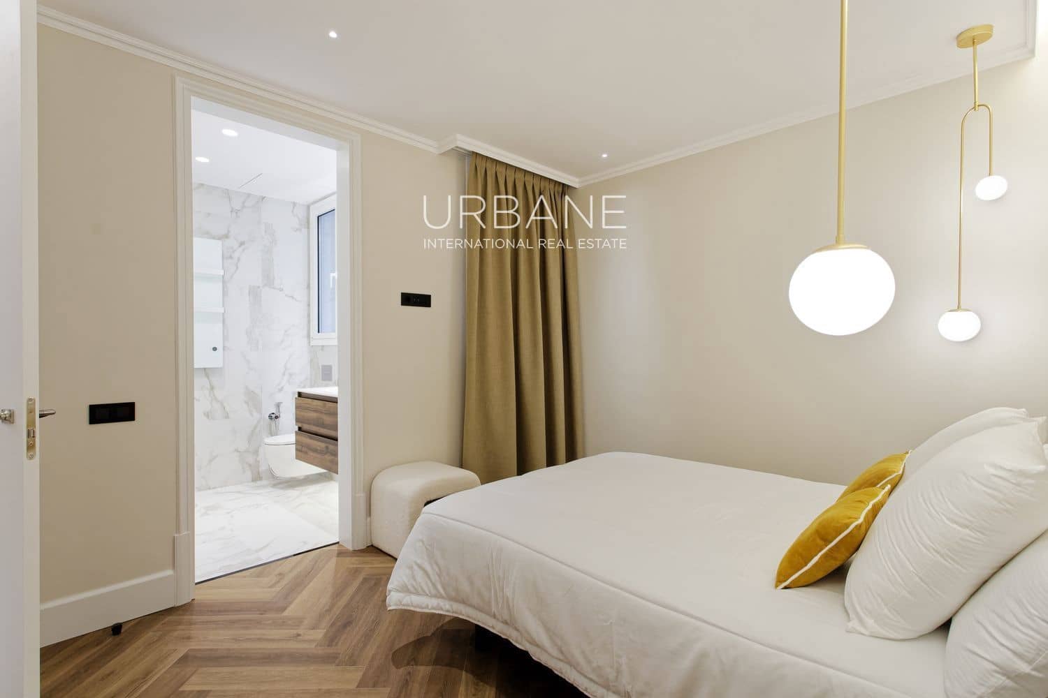 3 sypialnia Mieszkanie na sprzedaż w Miasto Barcelona - 1 780 000 € (Ref: 9460704)