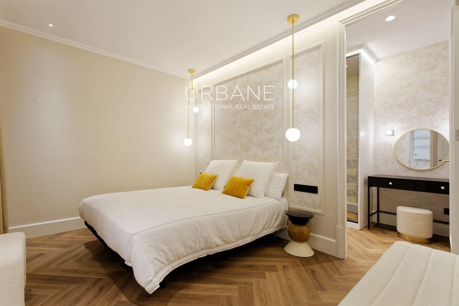 3 sypialnia Mieszkanie na sprzedaż w Miasto Barcelona - 1 780 000 € (Ref: 9460704)