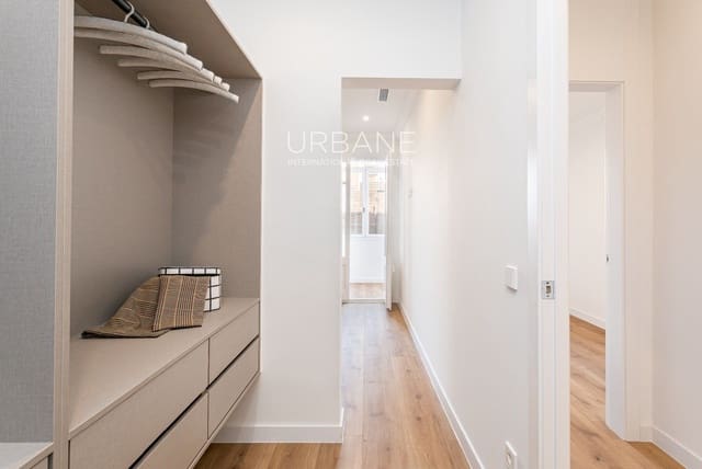 3 quarto Apartamento para arrendar em Eixample, Barcelona cidade - 1 841 € (Ref: 9462822)