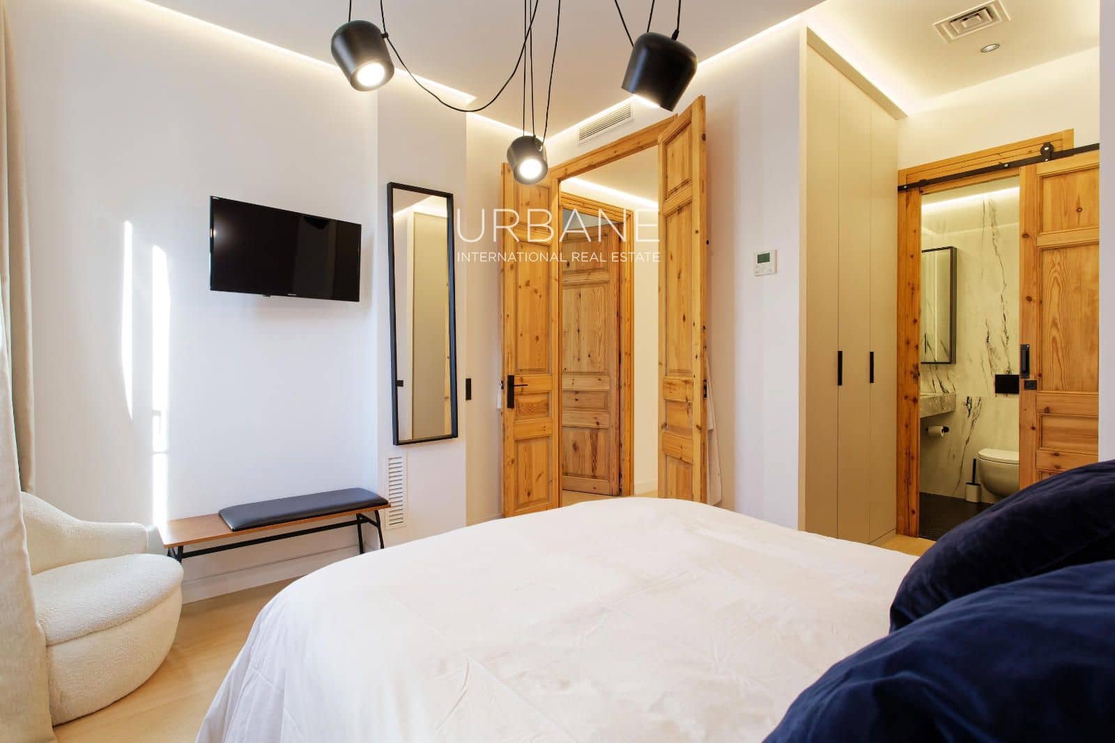 4 bedroom Flat for sale in Barcelona city - € 995,000 (Ref: 9471005)