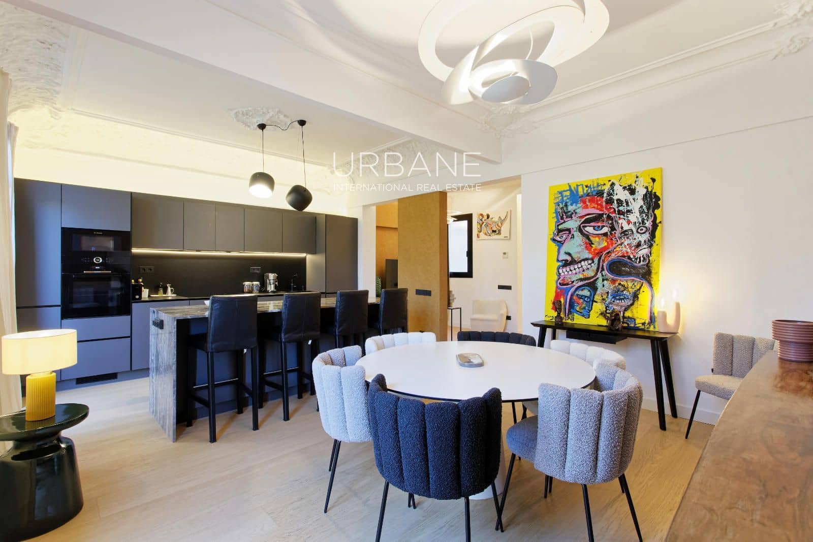 4 bedroom Flat for sale in Barcelona city - € 995,000 (Ref: 9471005)