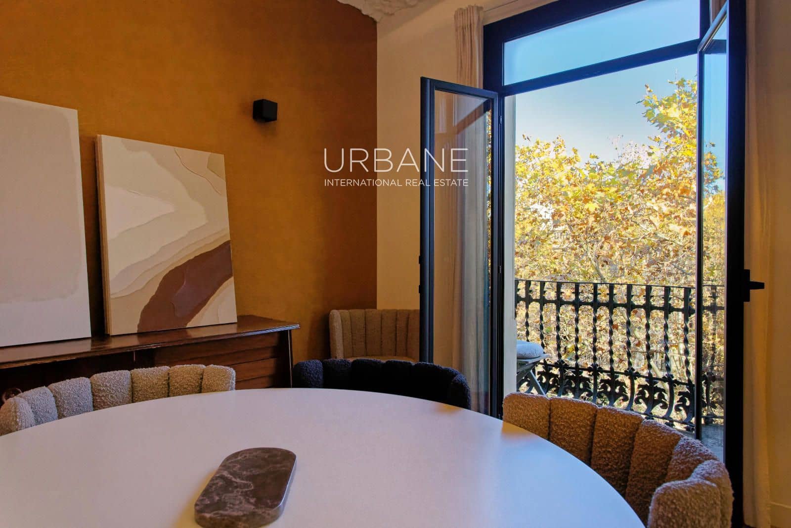 4 bedroom Flat for sale in Barcelona city - € 995,000 (Ref: 9471005)