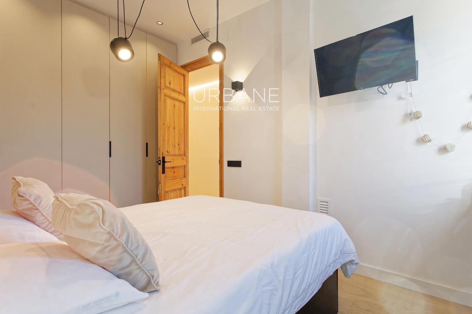 4 bedroom Flat for sale in Barcelona city - € 995,000 (Ref: 9471005)