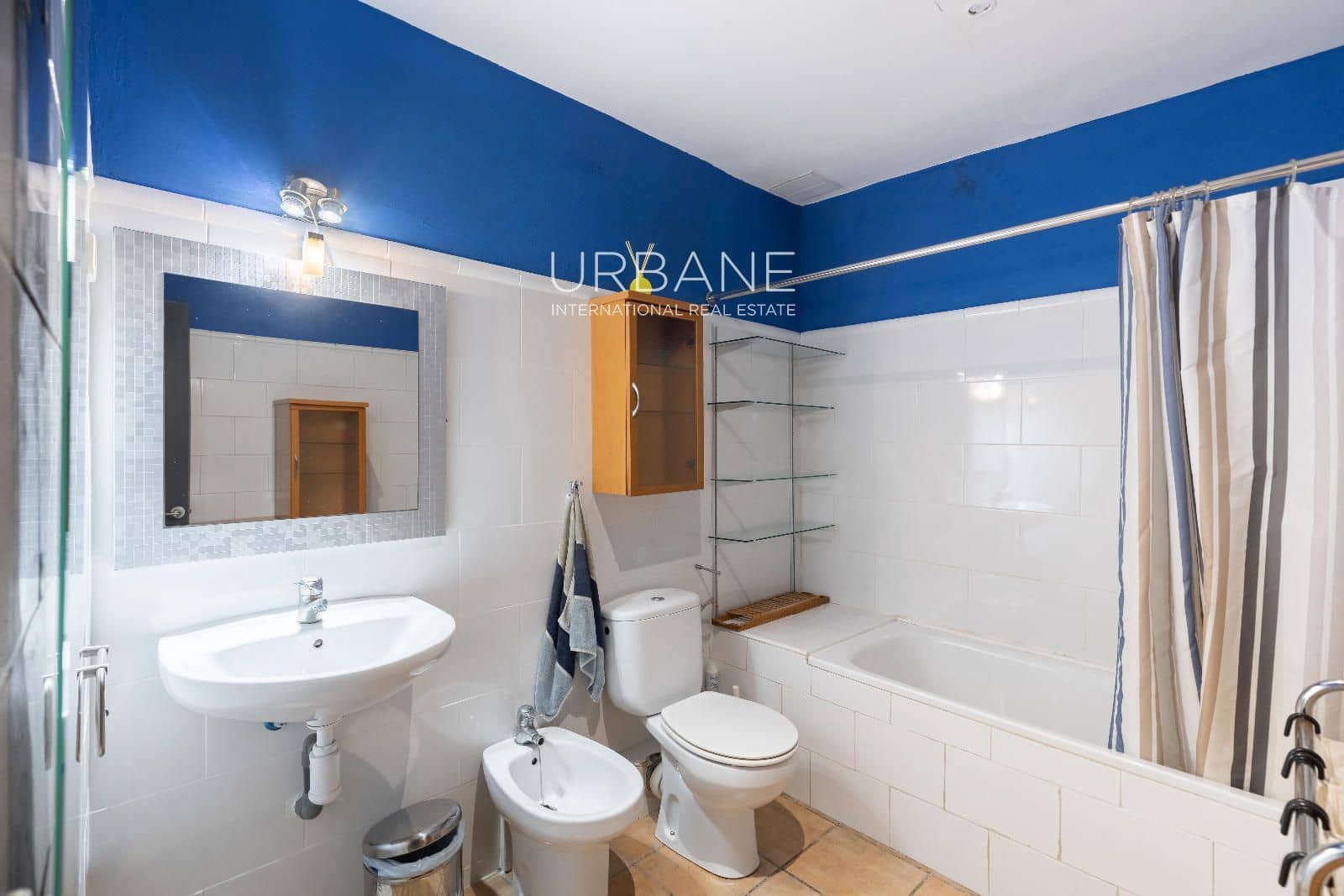 2 slaapkamer Penthouse te huur in Barcelona stad - € 1.550 (Ref: 9500762)