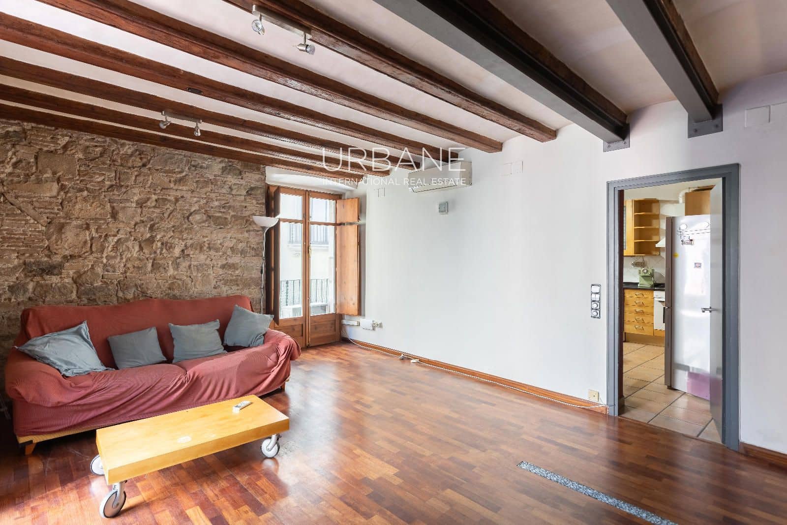 2 slaapkamer Penthouse te huur in Barcelona stad - € 1.550 (Ref: 9500762)