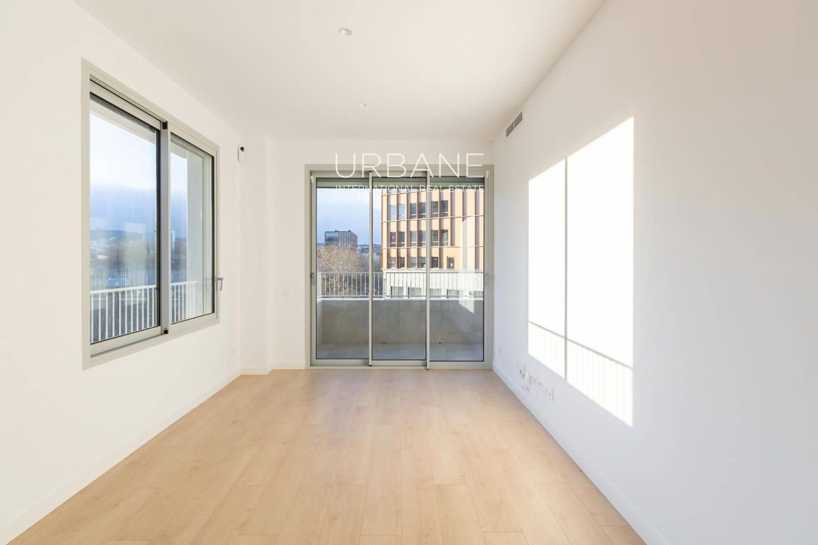 Piso de 2 habitaciones en Barcelona ciudad en alquiler con piscina - 2.500 € (Ref: 9506451)