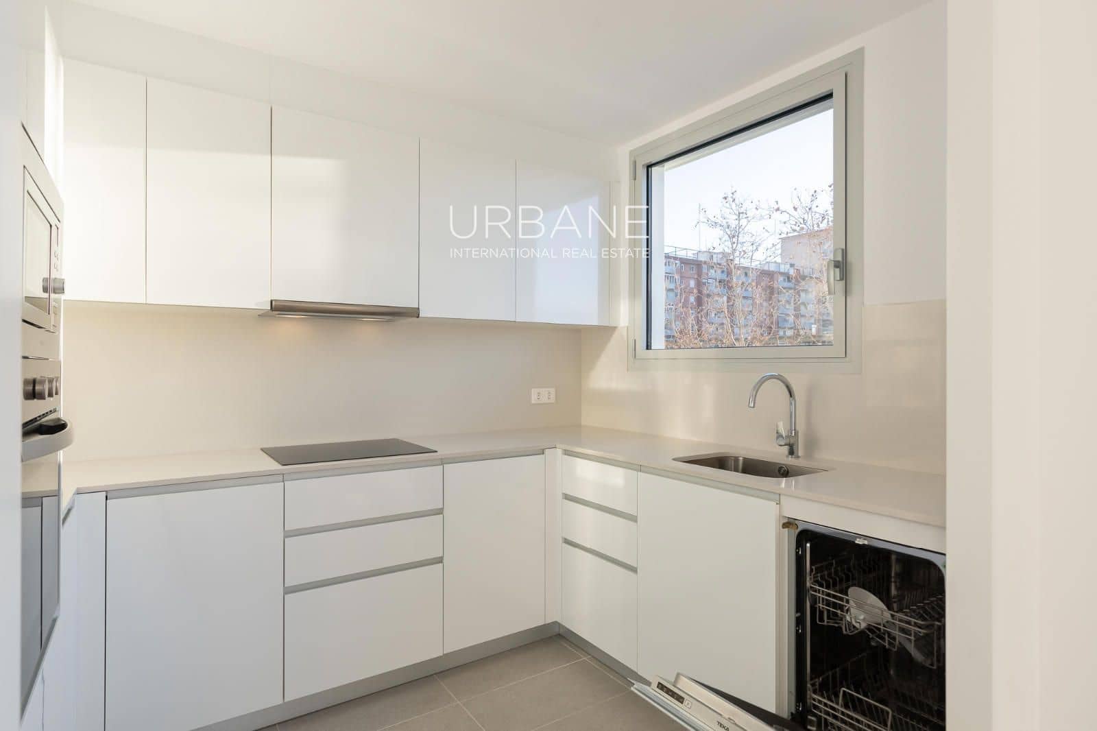 Piso de 2 habitaciones en Barcelona ciudad en alquiler con piscina - 2.500 € (Ref: 9506451)