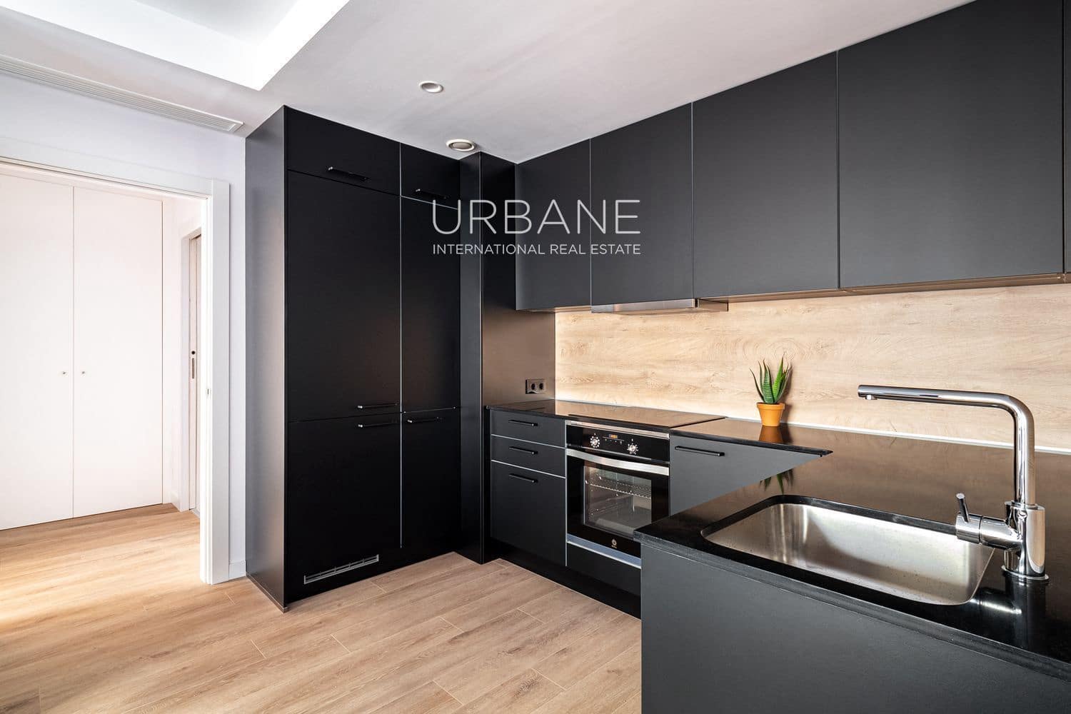 Appartement de 2 chambres à louer à Barcelone ville - 1 800 € (Ref: 9516510)