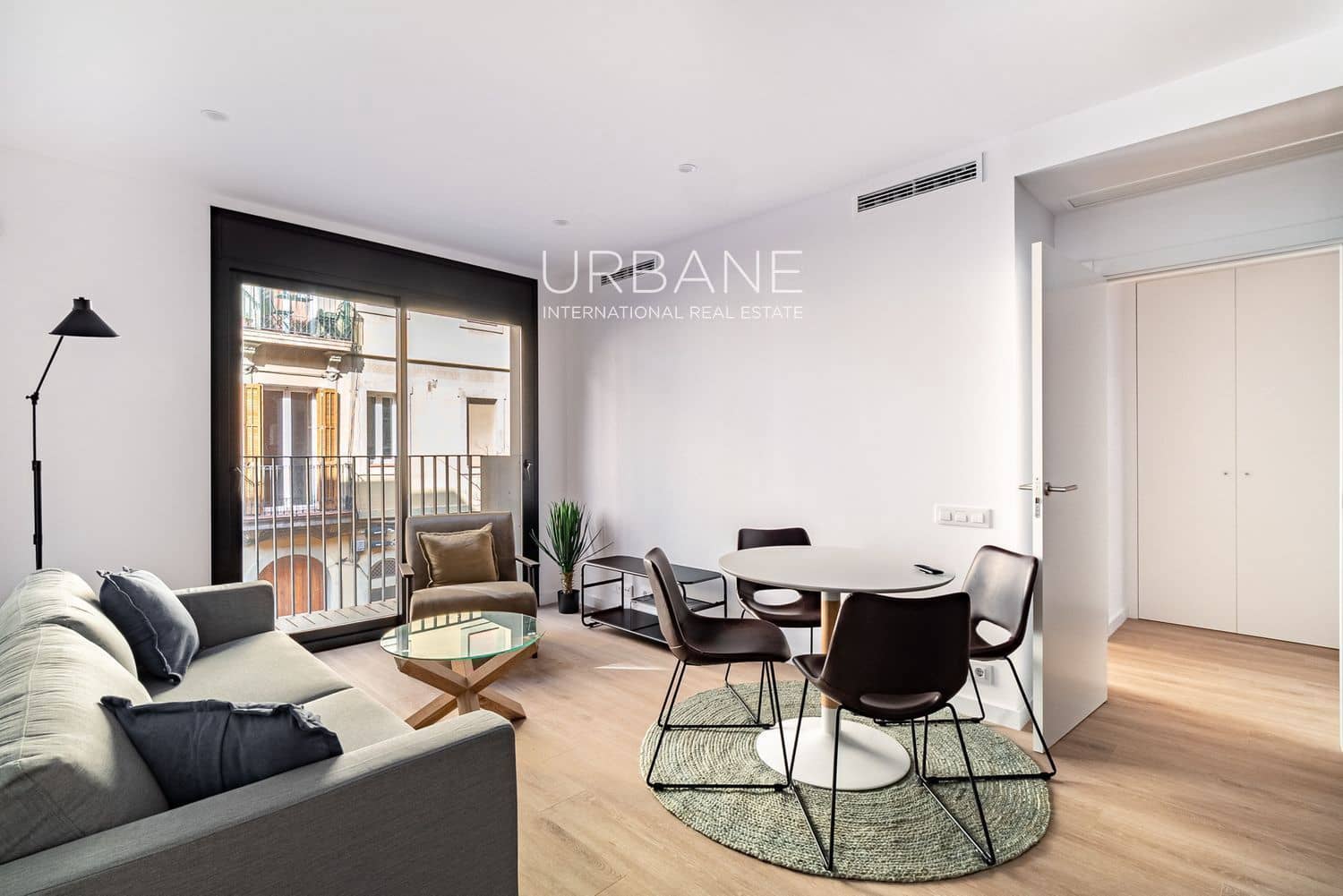 Appartement de 2 chambres à louer à Barcelone ville - 1 800 € (Ref: 9516510)