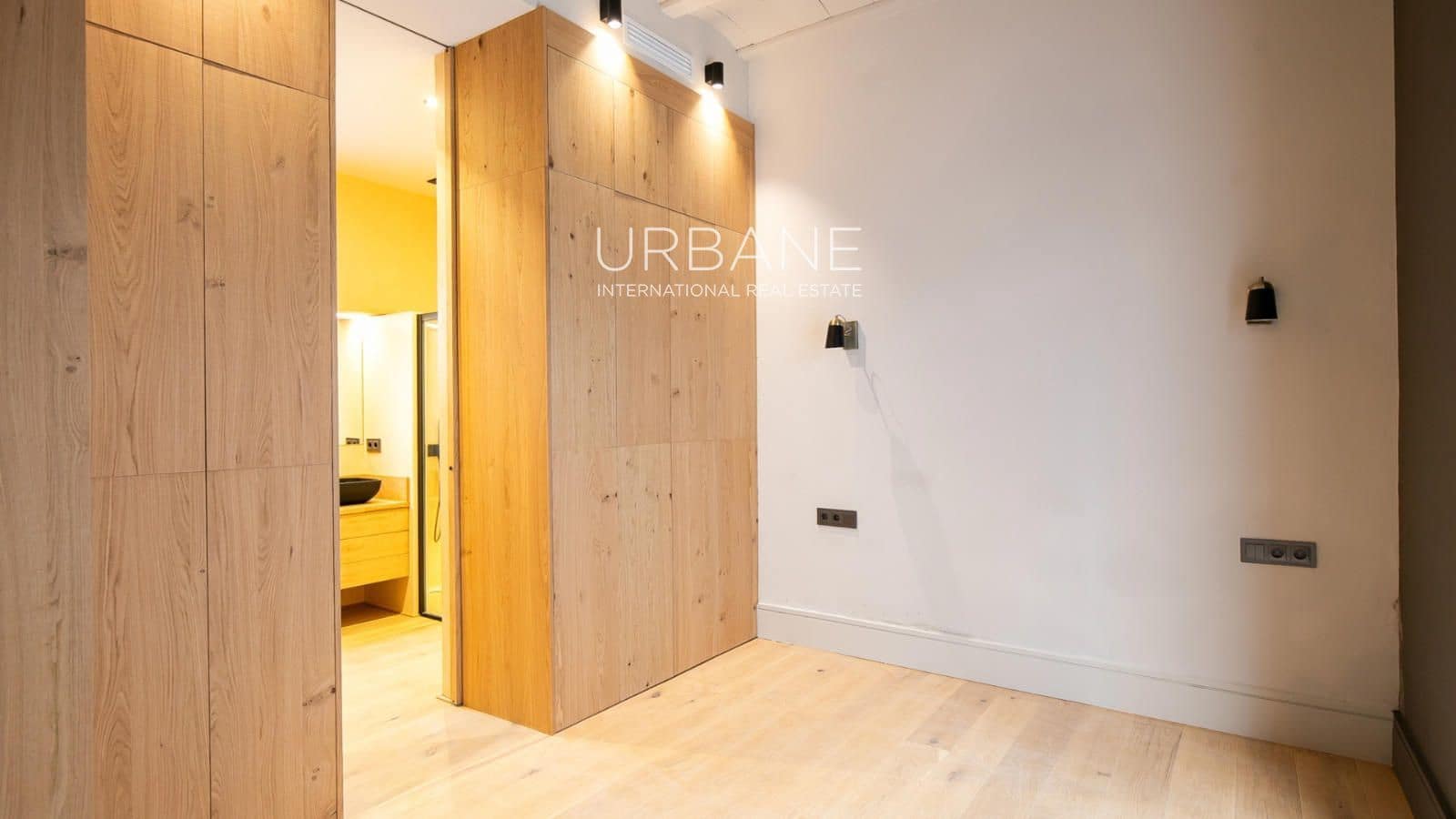 1 bedroom Flat for sale in Barcelona city - € 430,000 (Ref: 9529026)