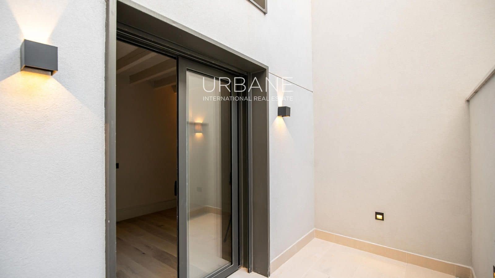 1 bedroom Flat for sale in Barcelona city - € 430,000 (Ref: 9529026)