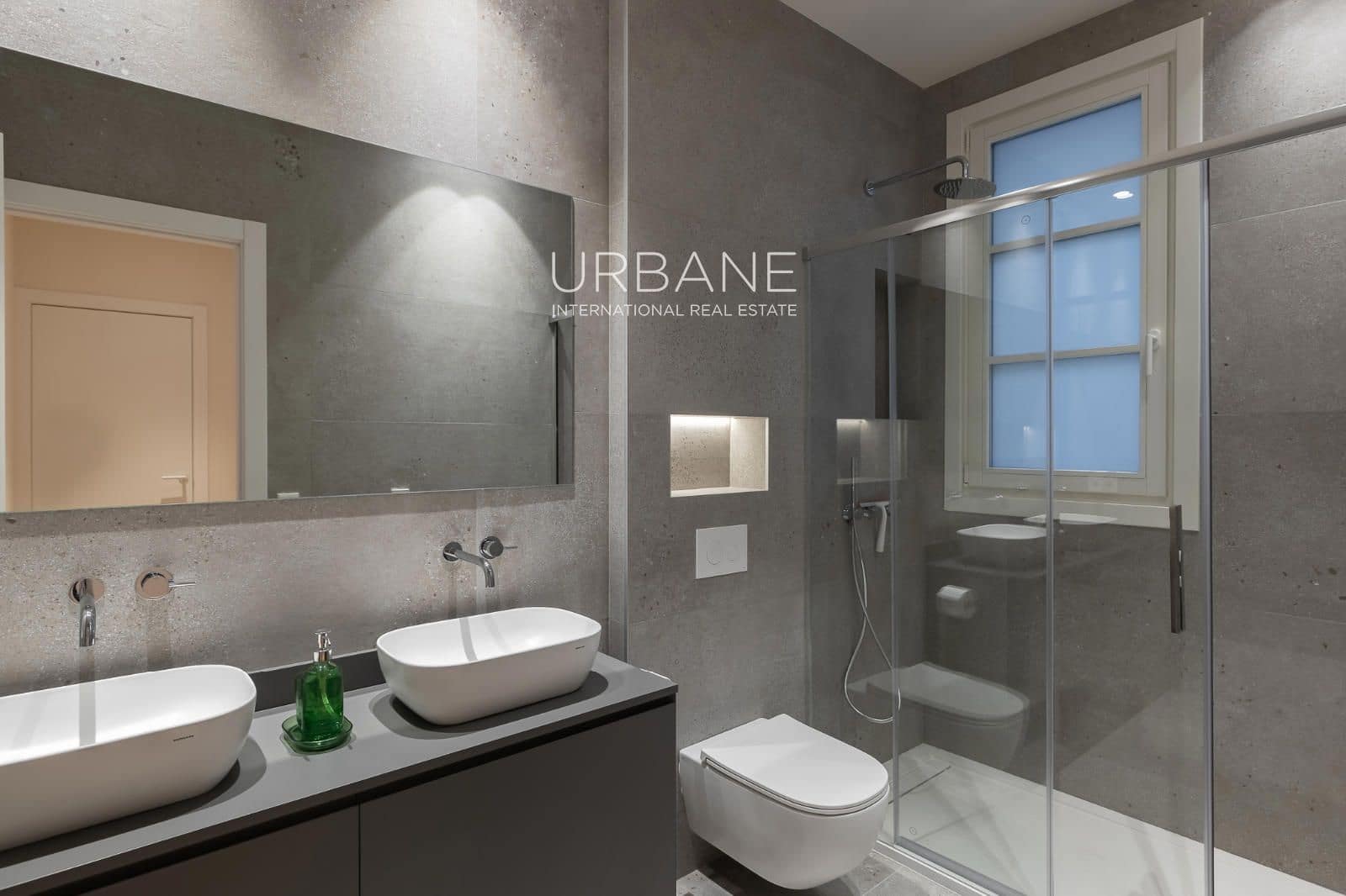 2 quarto Apartamento para arrendar em Barcelona cidade - 6 500 € (Ref: 9539775)