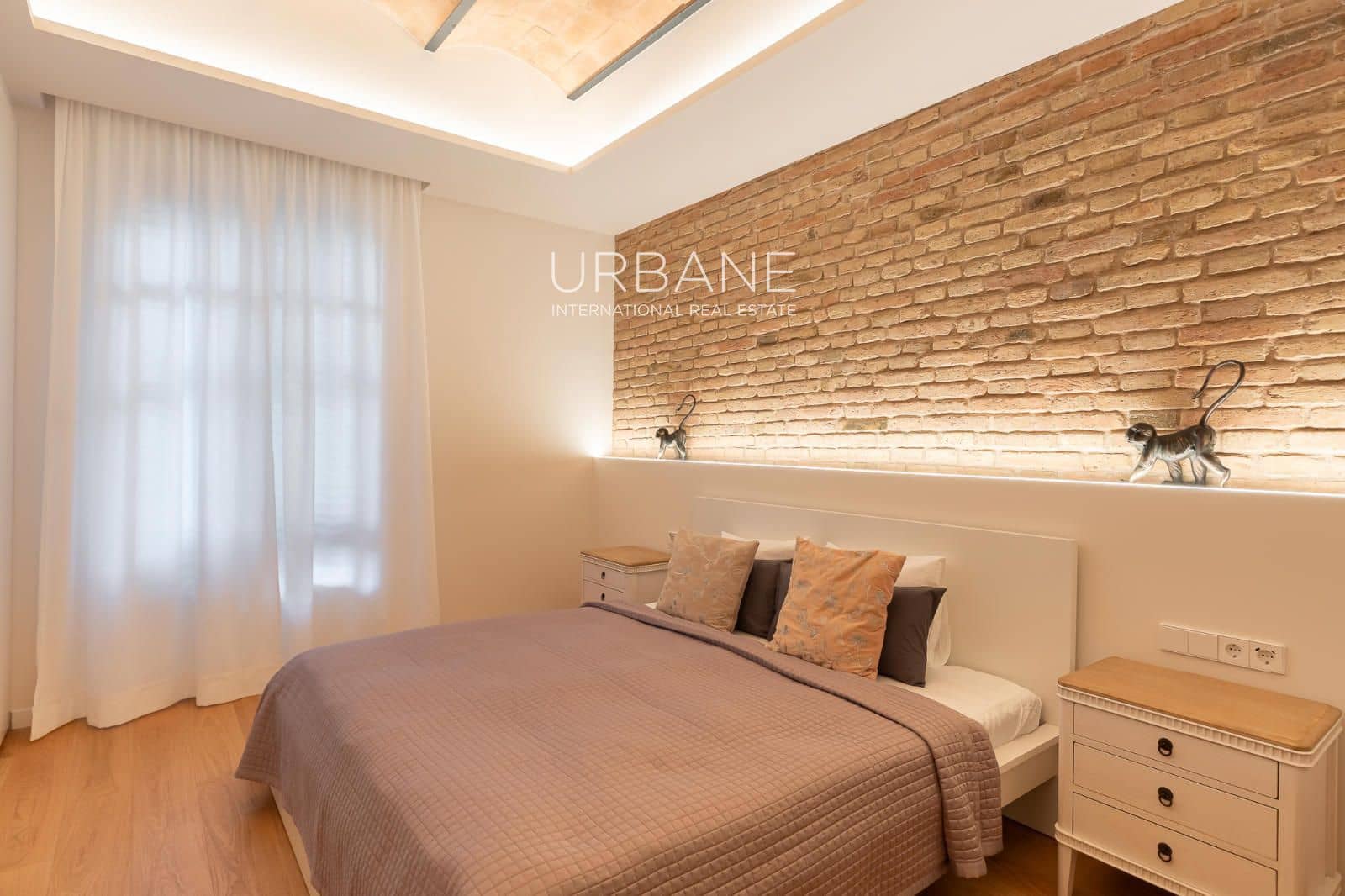 2 quarto Apartamento para arrendar em Barcelona cidade - 6 500 € (Ref: 9539775)