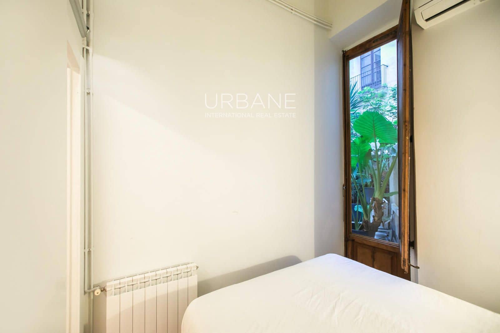 2 bedroom Flat for sale in Barcelona city - € 439,000 (Ref: 9559839)