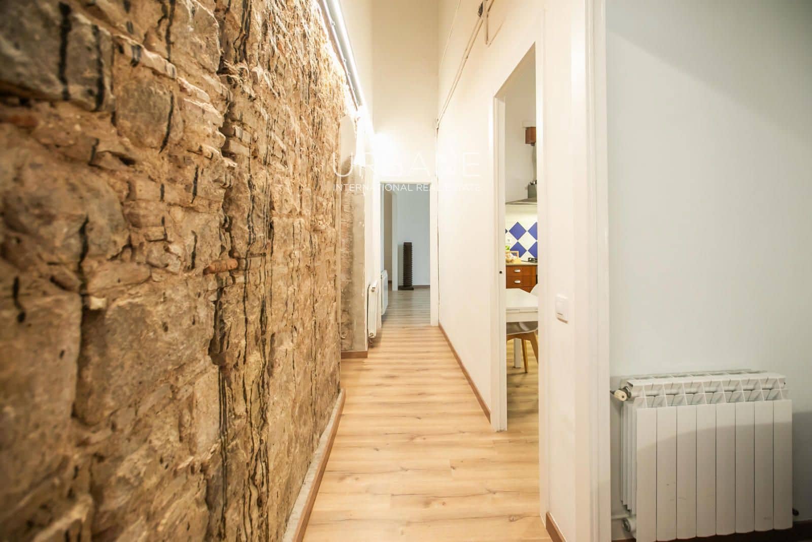 2 bedroom Flat for sale in Barcelona city - € 439,000 (Ref: 9559839)