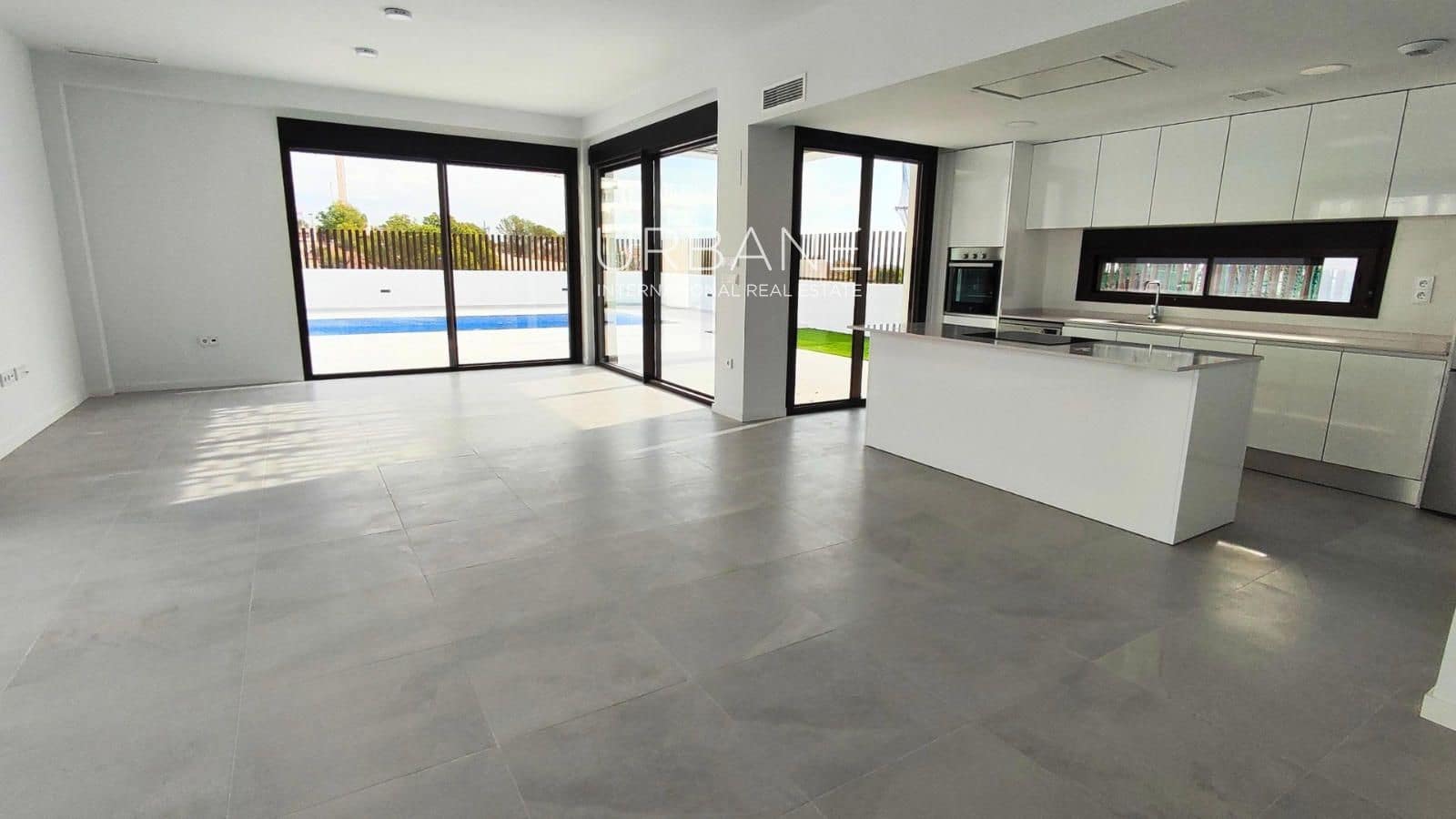 Chalet de 3 habitaciones en Finestrat en venta con piscina garaje - 650.000 € (Ref: 9569469)