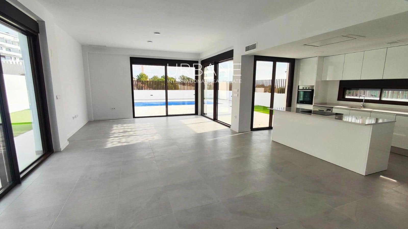 Chalet de 3 habitaciones en Finestrat en venta con piscina garaje - 650.000 € (Ref: 9569469)
