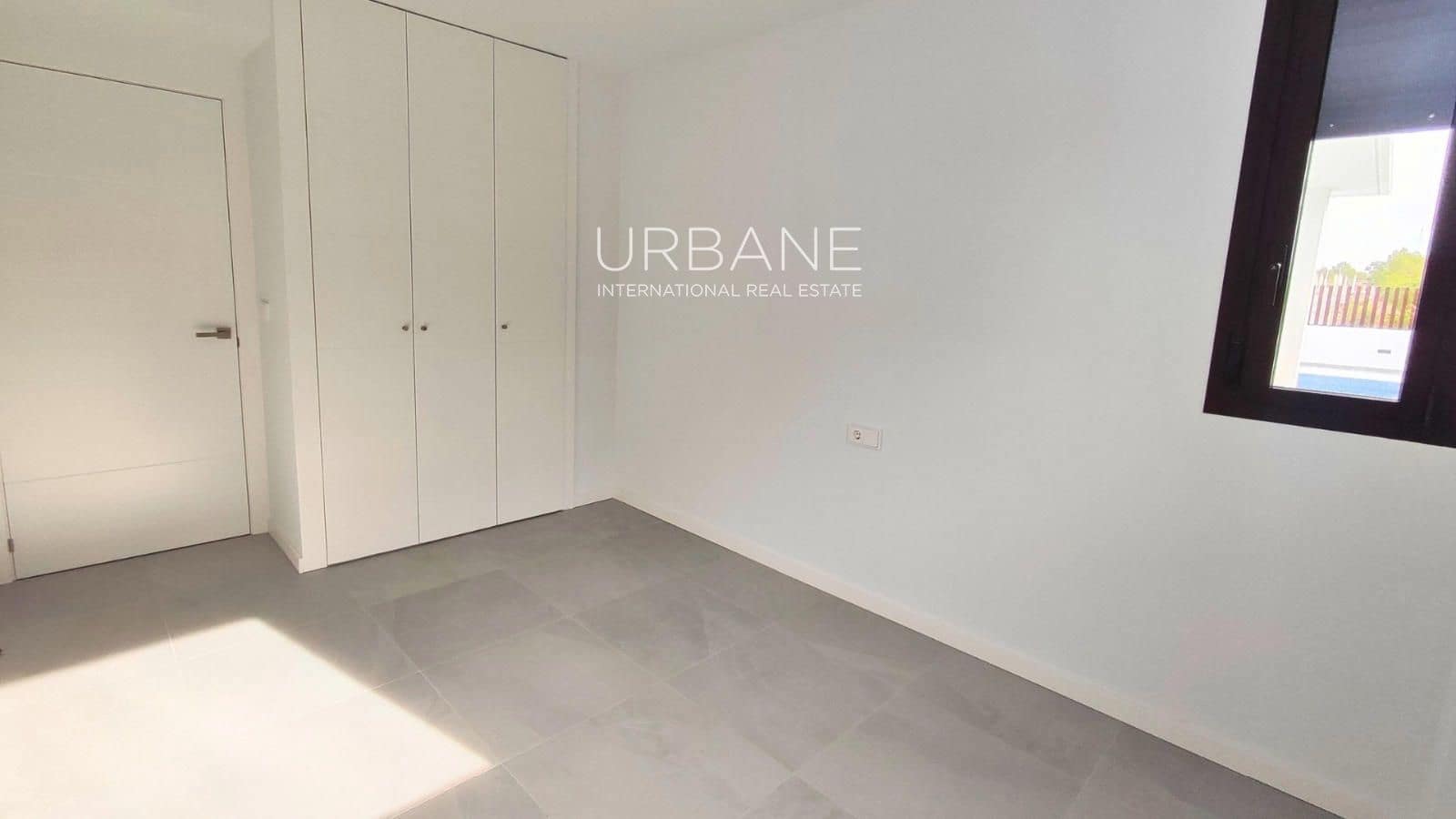 Chalet de 3 habitaciones en Finestrat en venta con piscina garaje - 650.000 € (Ref: 9569469)