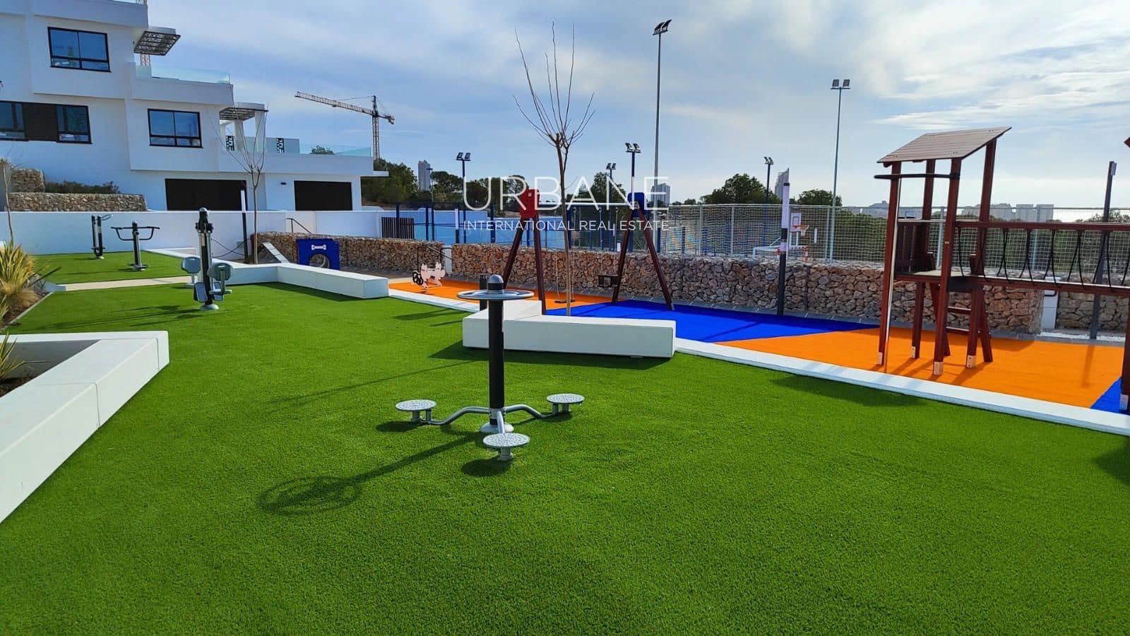 Chalet de 3 habitaciones en Finestrat en venta con piscina garaje - 650.000 € (Ref: 9569469)