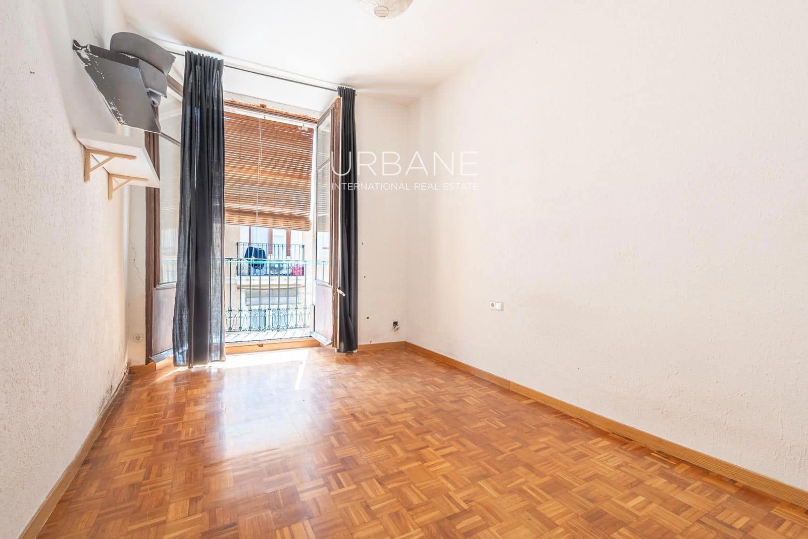 2 Zimmer Wohnung zu verkaufen in Barcelona Stadt - 250.000 € (Ref: 9569470)