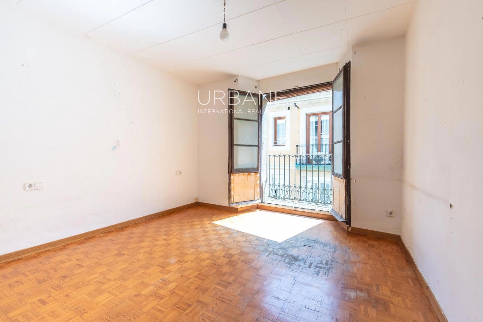 2 Zimmer Wohnung zu verkaufen in Barcelona Stadt - 250.000 € (Ref: 9569470)