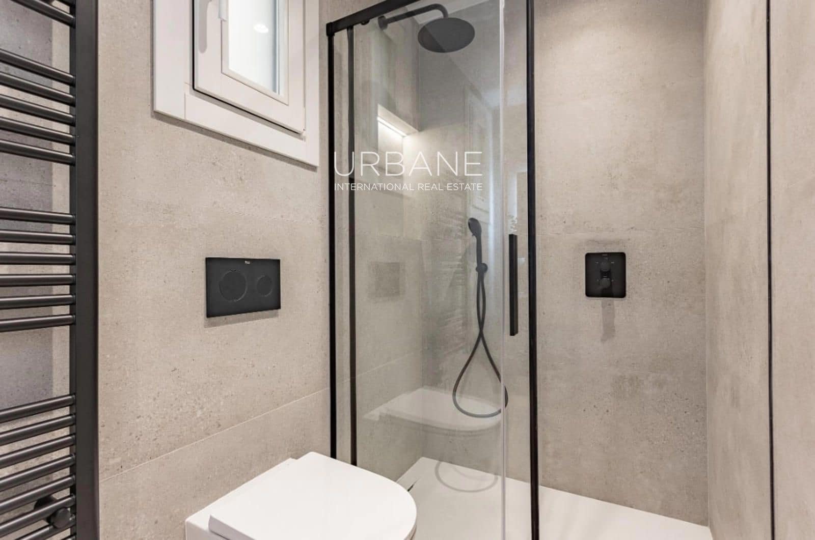 Piso de 3 habitaciones en Barcelona ciudad en venta con piscina - 695.000 € (Ref: 9603028)