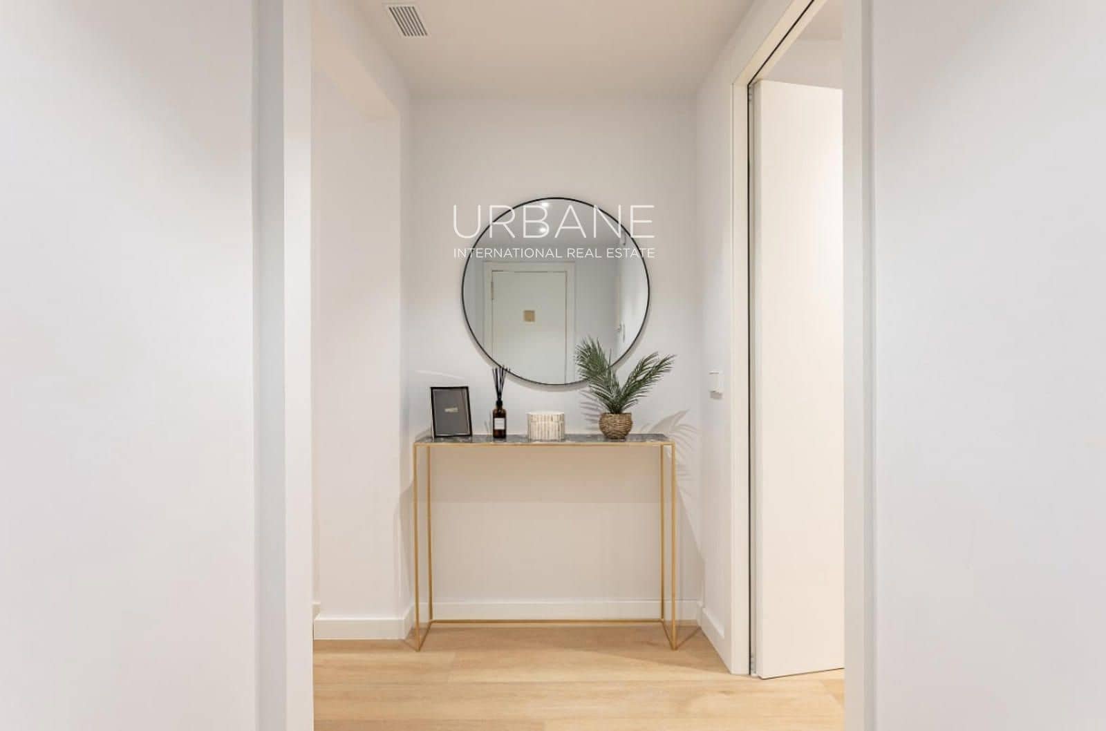 3 slaapkamer Flat te koop in Barcelona stad met zwembad - € 705.000 (Ref: 9603031)